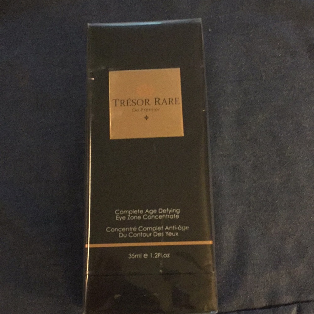 Tresor Rare complete age defying eye zone